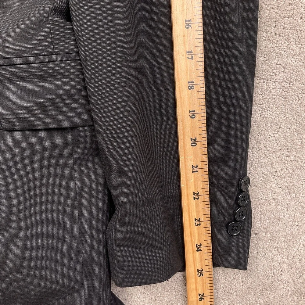 Jos A Bank Suit Mens 41R 33W Charcoal Gray 2 Button Neutral Corporate Office